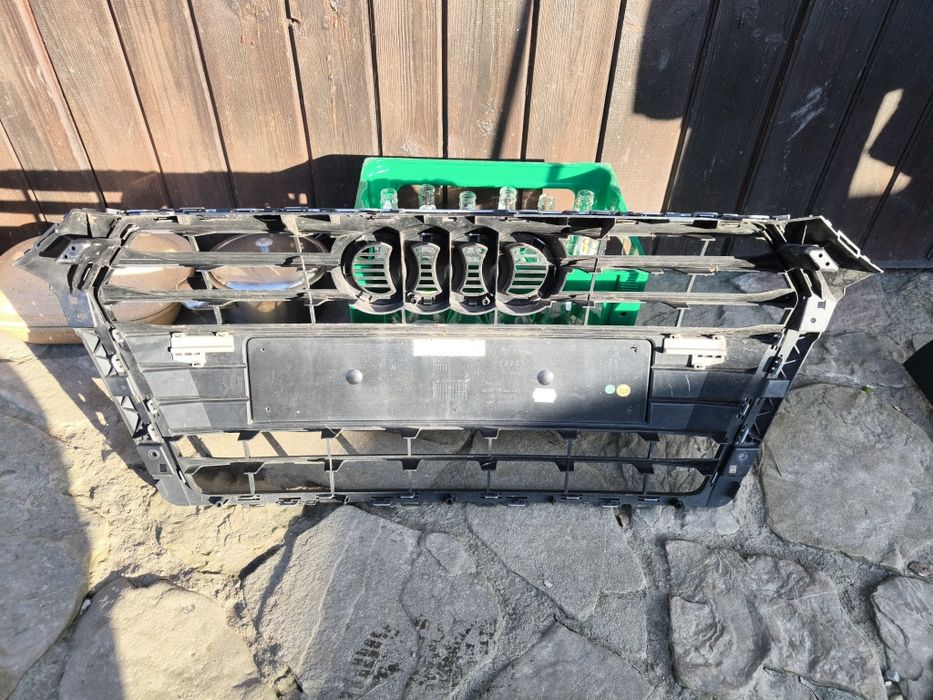 Audi A4 b9 grill , atrapa