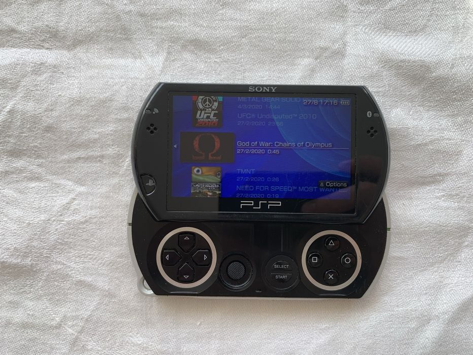 Play Station Portable GO. Psp go