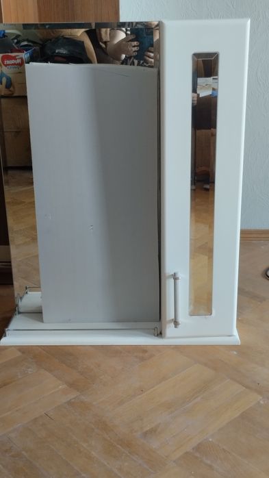 Продам навісний шкафчик для ванної