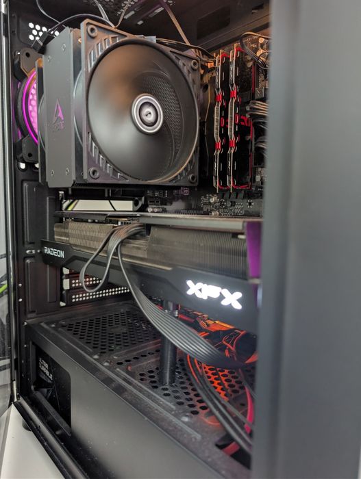 PC Gaming Tower/Top492597670587279362