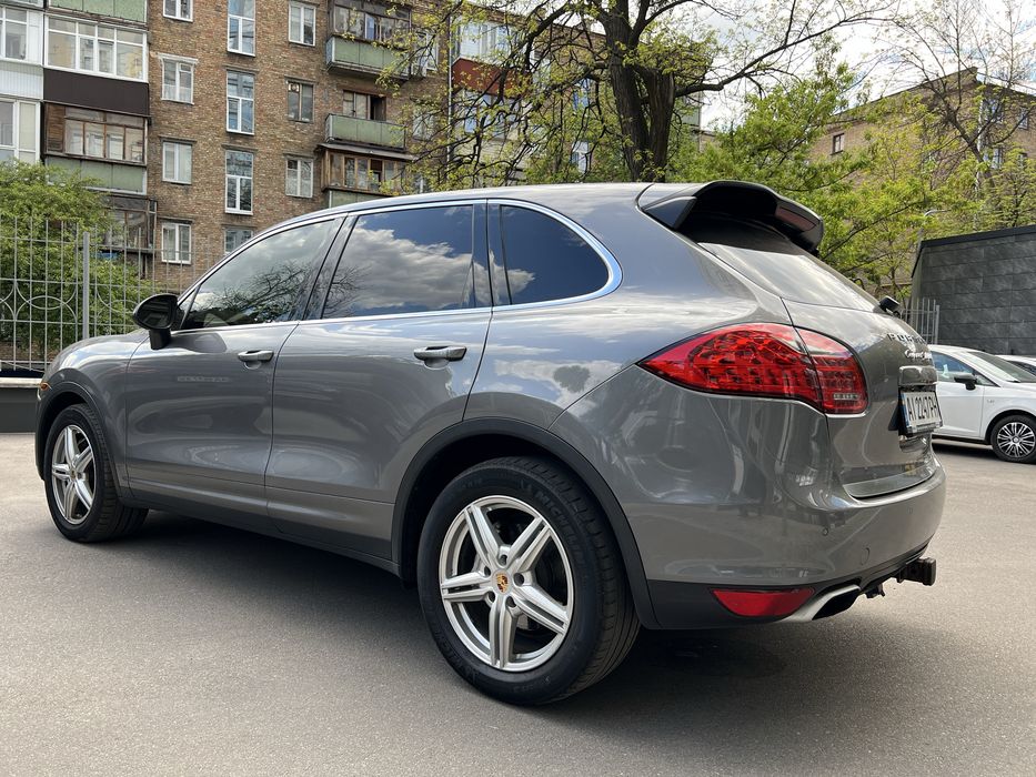 Продам машину Porsche Cayenne S Hybrid