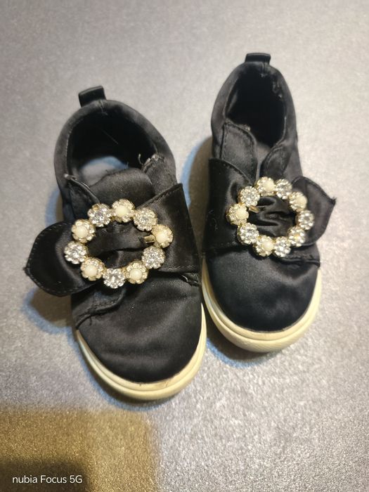 Взуття для дівчинки