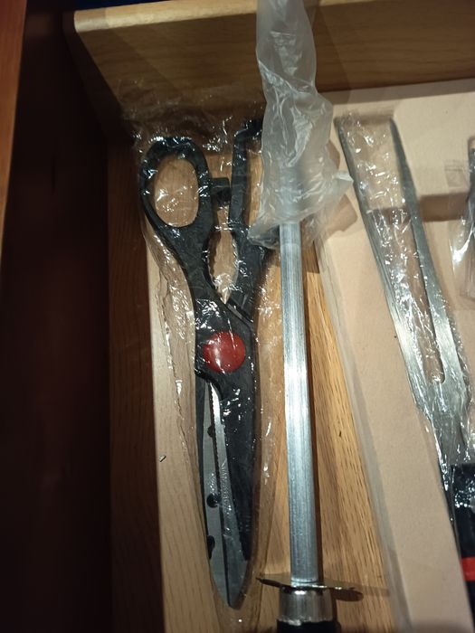 Faqueiro e utensílios para churrasco