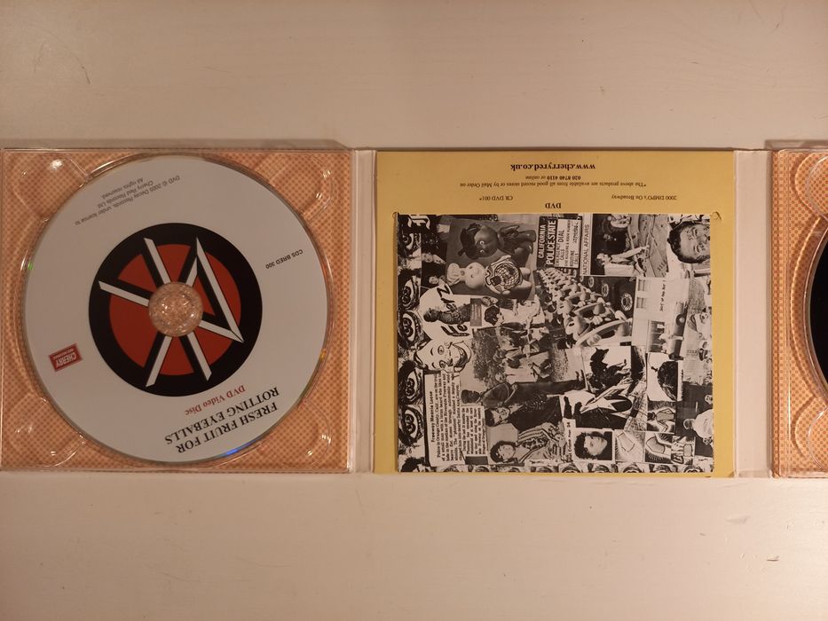Dead Kennedys Special 25th Anniversary Edition CD+DVD