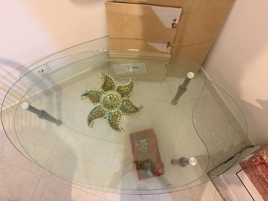 Mesa de apoio de vidro