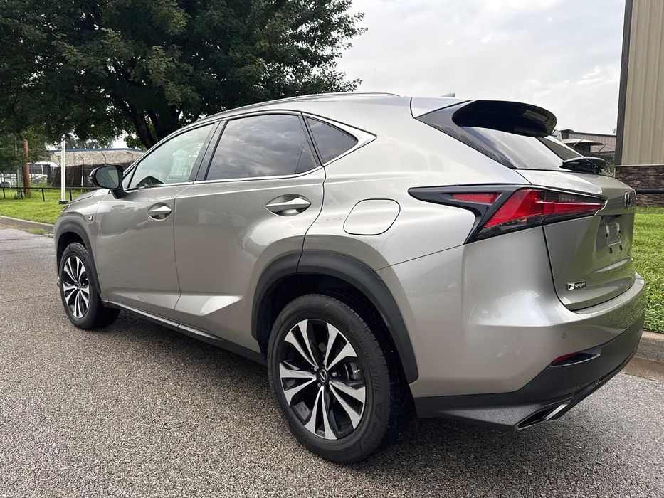Lexus NX 300      2020