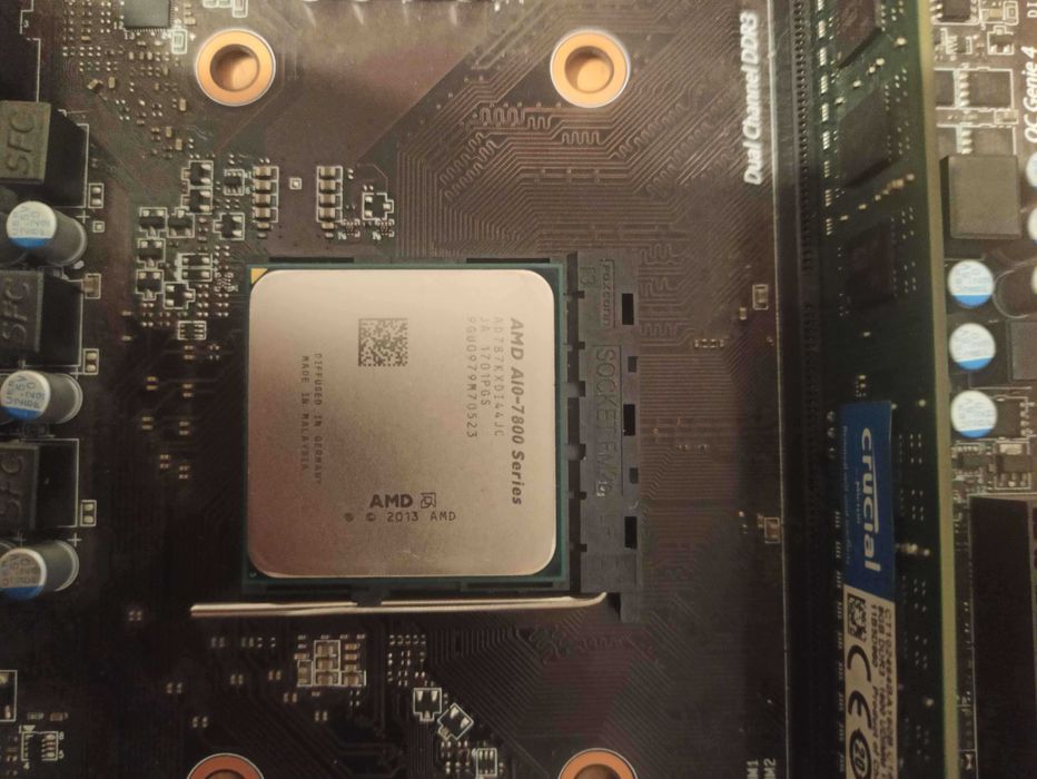 Kit Motherboard/CPU/RAM - MSI A68HM-E33 V2/A10-7870K/8GB DDR3 1600MHz