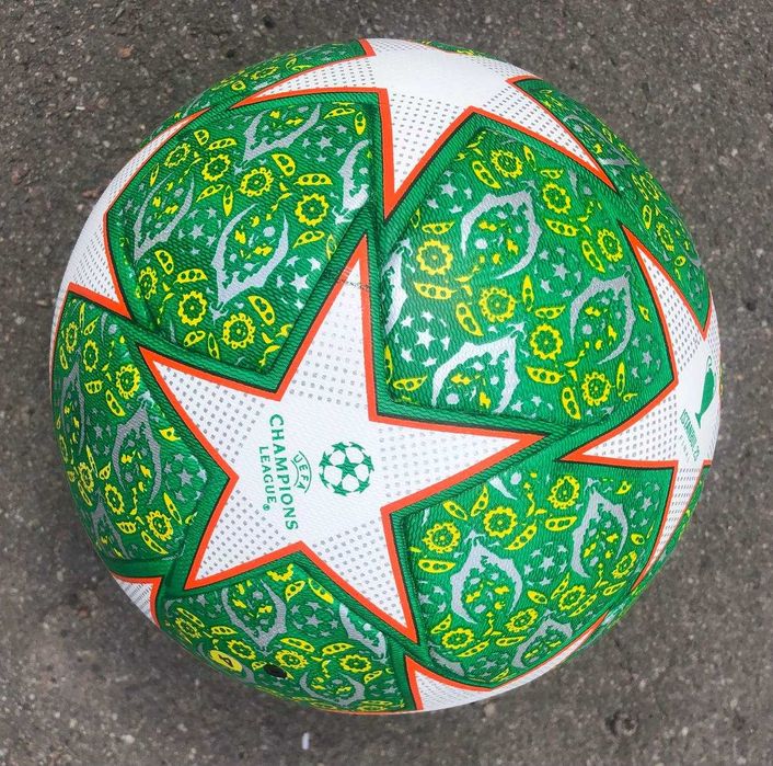 Футбольний м'яч UCL Istanbul Club розмір 5 для асфальту дуже мiцний