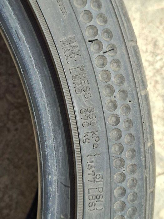 Продам шини для авто Dunlop 245/40 R 19 runflat