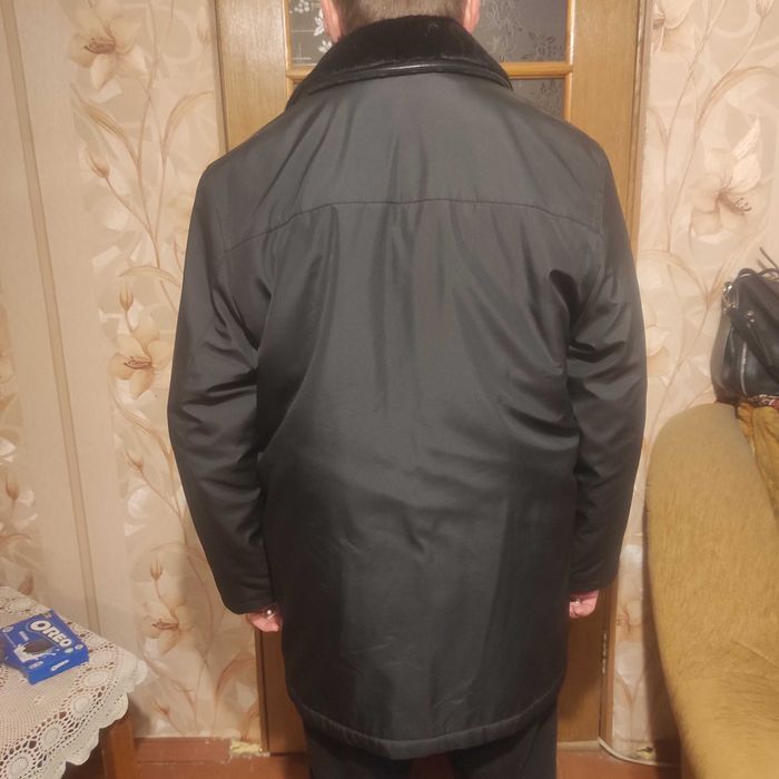 Продам чоловічу куртку