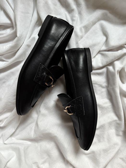 Mokasyny czarne Reserved klamra rozmiar 38