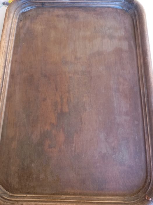 Tabuleiro em madeira(nogueira), antigo bom para recuperar.