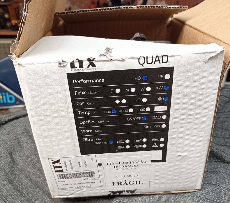 Iluminação/Projetores LTX QUAD em bom estado geral..