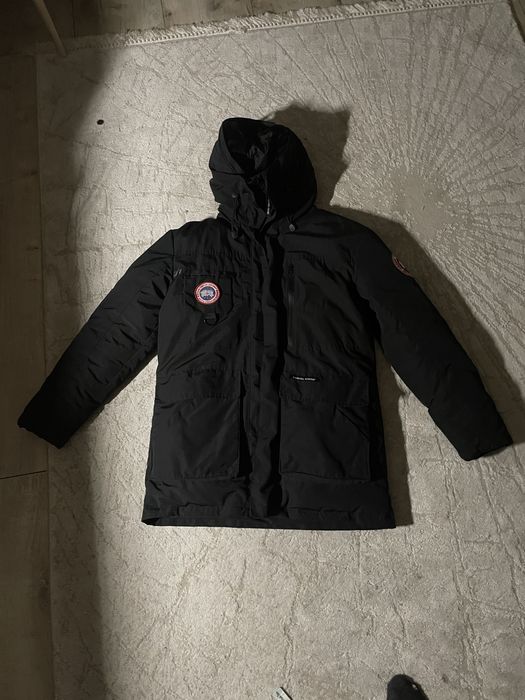 Продам курточку Canada Goose