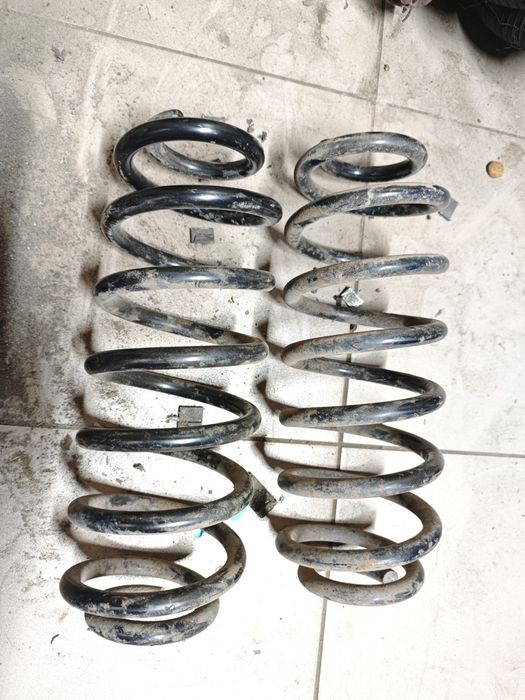 Пружины БМВ е39 туринг задние