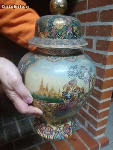 Pote pintado á mão