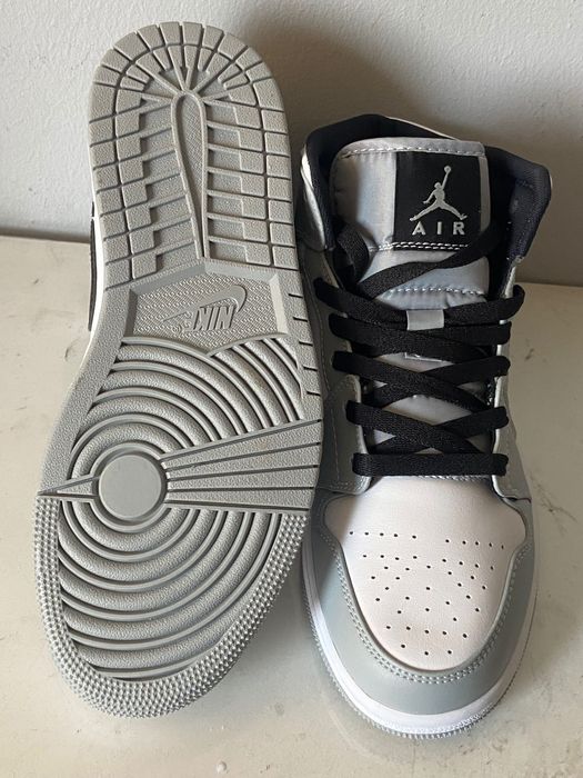 Air Jordan 1 Mid light smoke grey