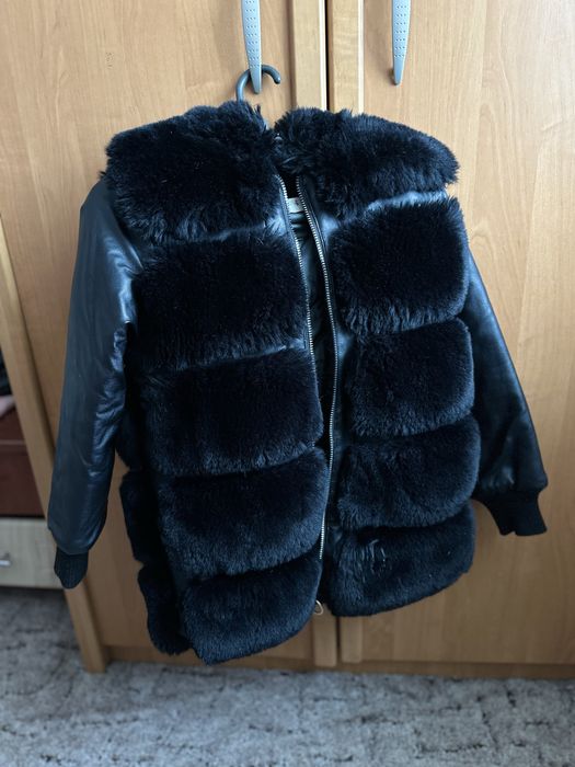 Шубка на дівчинку