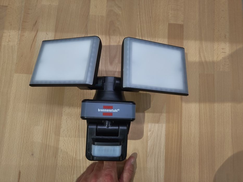 Brennenstuhl reflektor pir naświetlacz halogen podwójny regulowany Tuya WiFi LED Duo WFD 3050p Smart Home Assistant Alexa