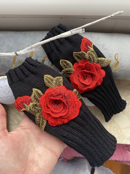 Rekawice mitenki róża 3D bez palców