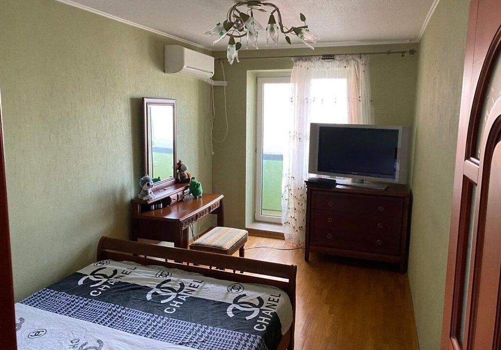 Продажа 3-к.квартиры, рядом станция метро Защитников Украины