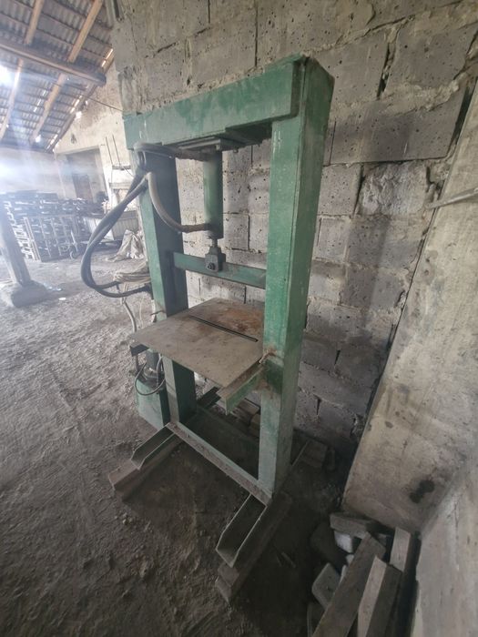 Електрогідравлічний прес 380