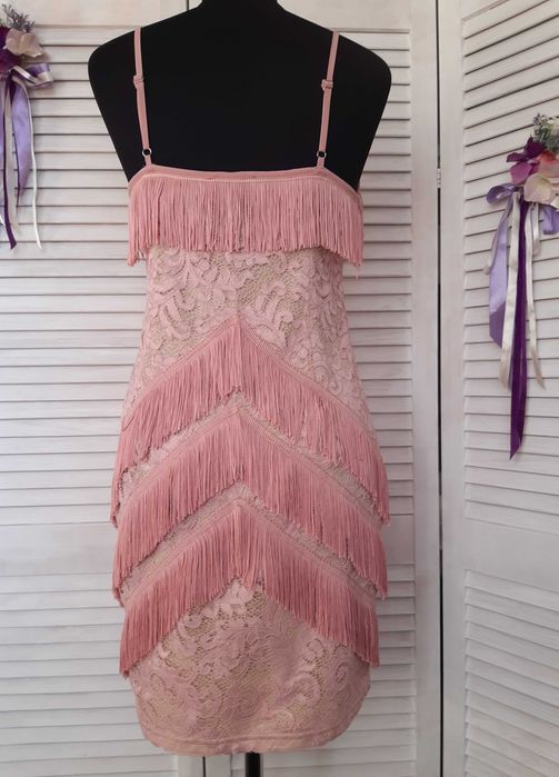 Секси платье мини из гипюра с бахромой для танцев prettylittlething