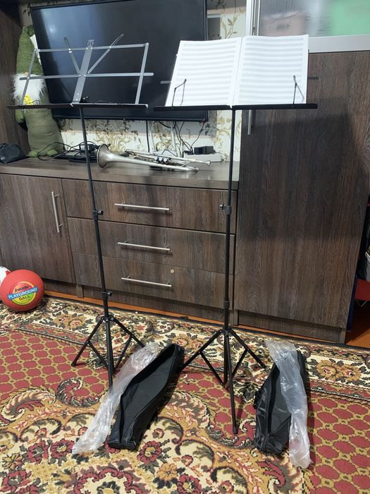 Трипод, тринога, штатив для телефона, камери. Пюпітр,підставка для нот