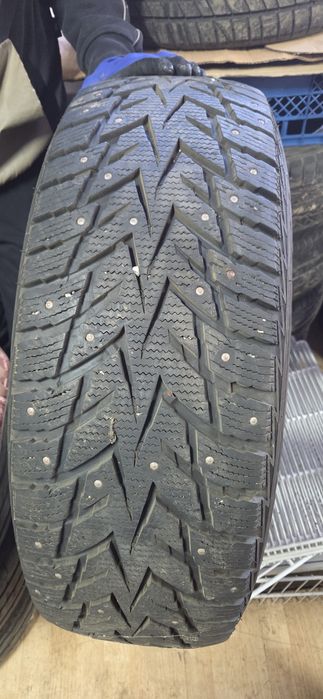 Продам шини шипование