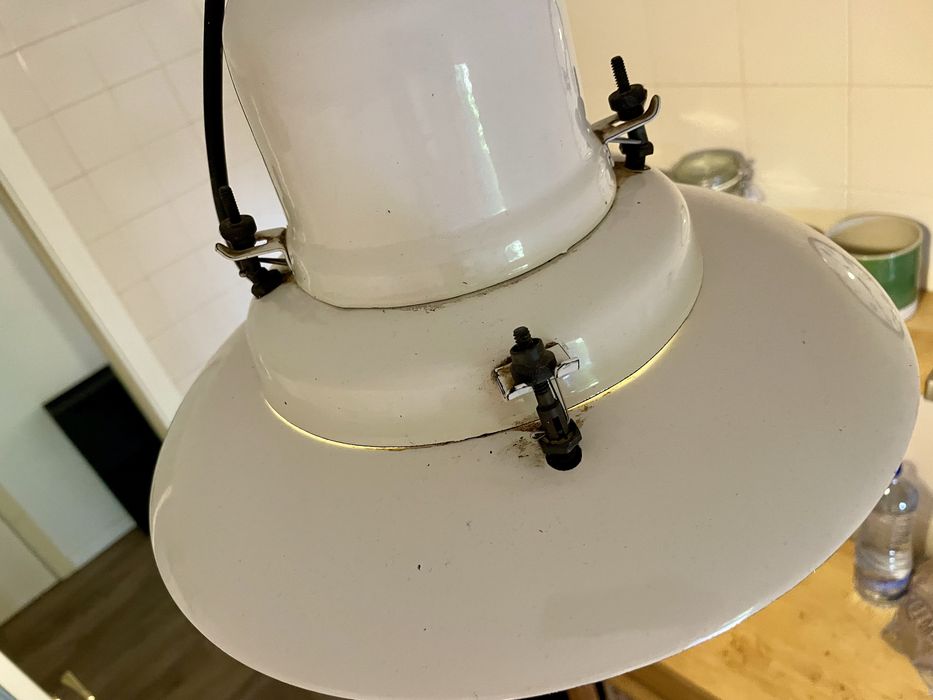 Candeeiro suspenso vintage/retro em esmalte e vidro