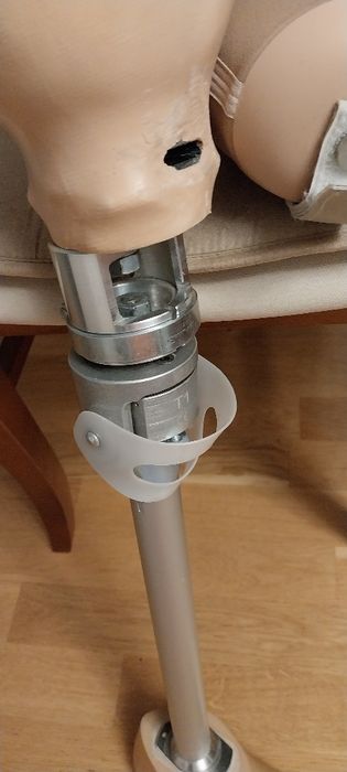 Proteza lewej nogi plus silikon