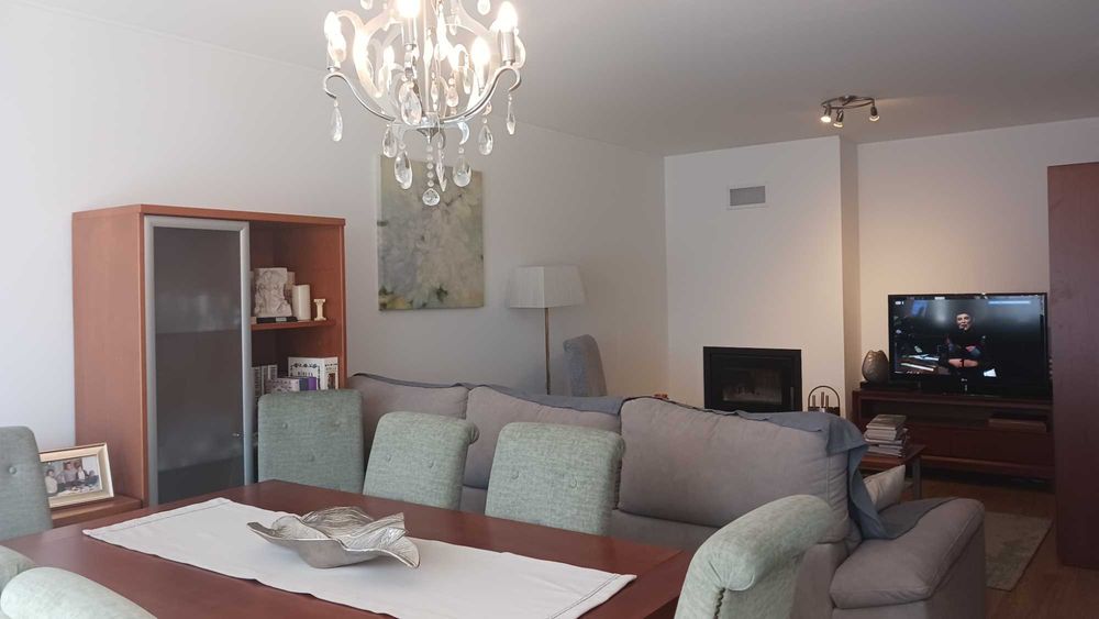 Apartamento T3 semi-novo- Alcobaça - zona histórica