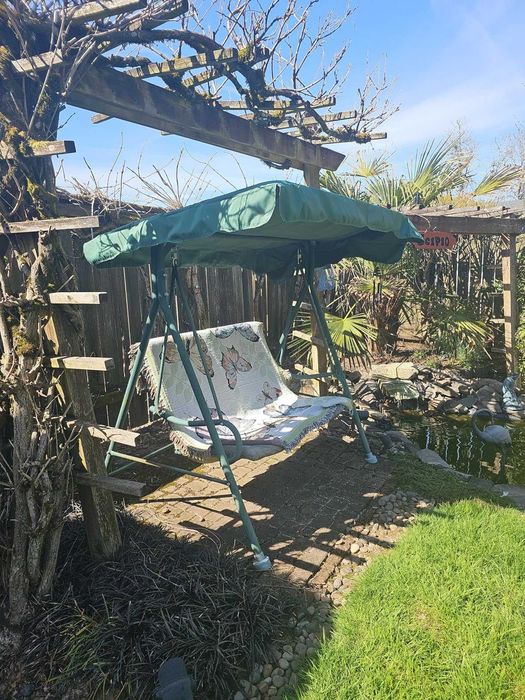 Пошив тентів (дахів) для садових гойдалок під замовлення