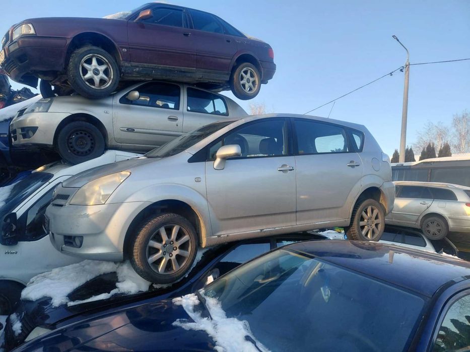 Toyota Corolla Verso cała na części