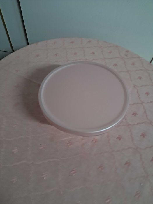 Various Tupperware Items440240675477923845