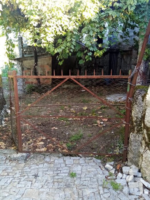 Moradia em terreno de 508m2