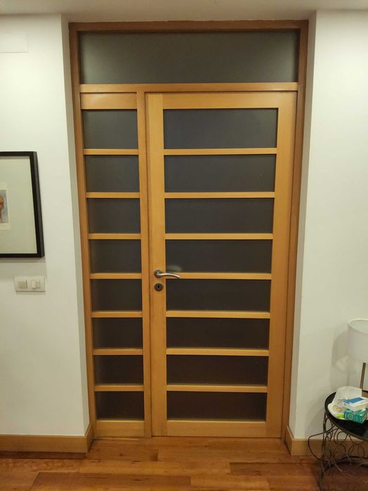 Portas de madeira maciça