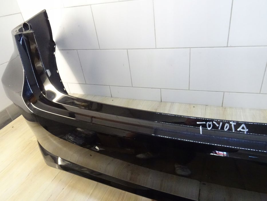 zderzak tył toyota corolla e21 sedan 52159-02e60 llu