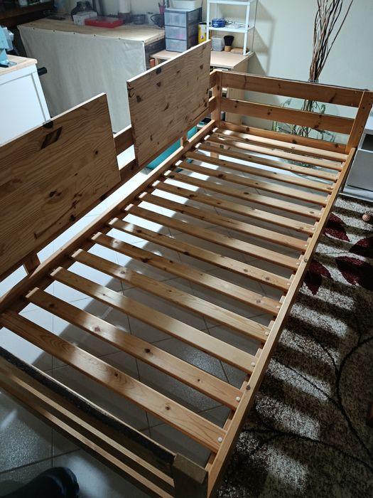 Sofá-cama (colchão incluído)