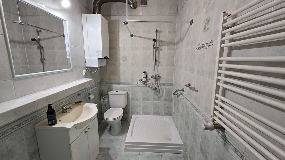 Częściowo umeblowane mieszkanie w centrum/ w cenie opłata do wspólnoty