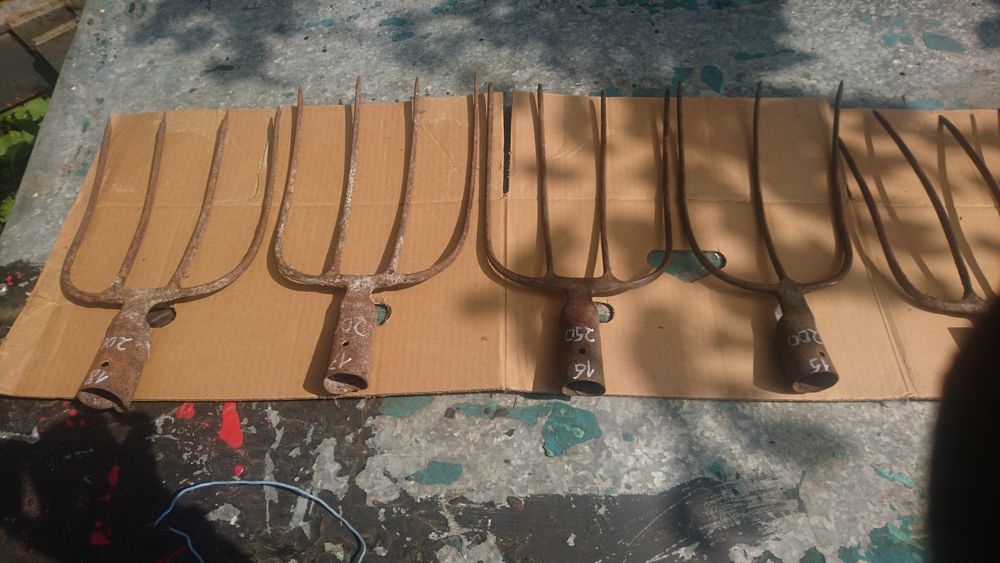 Вила, бармаки та лопати