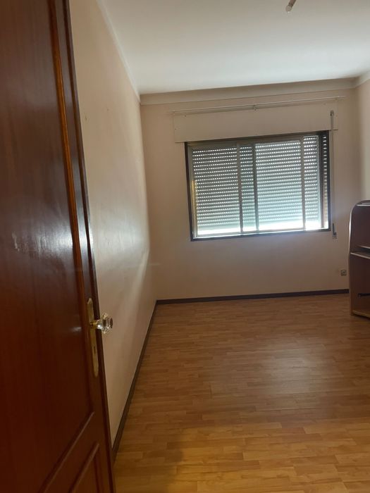 Apartamento T4 para renovar