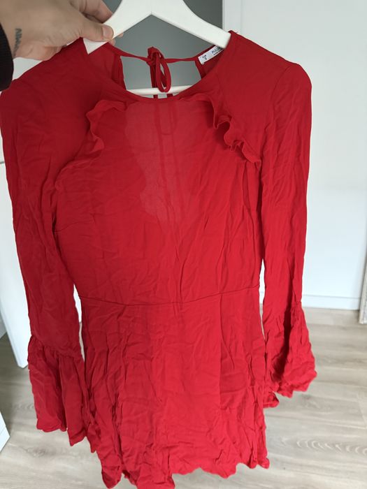 Sukienka na lato rozmiar 36 czerowna pull and bear