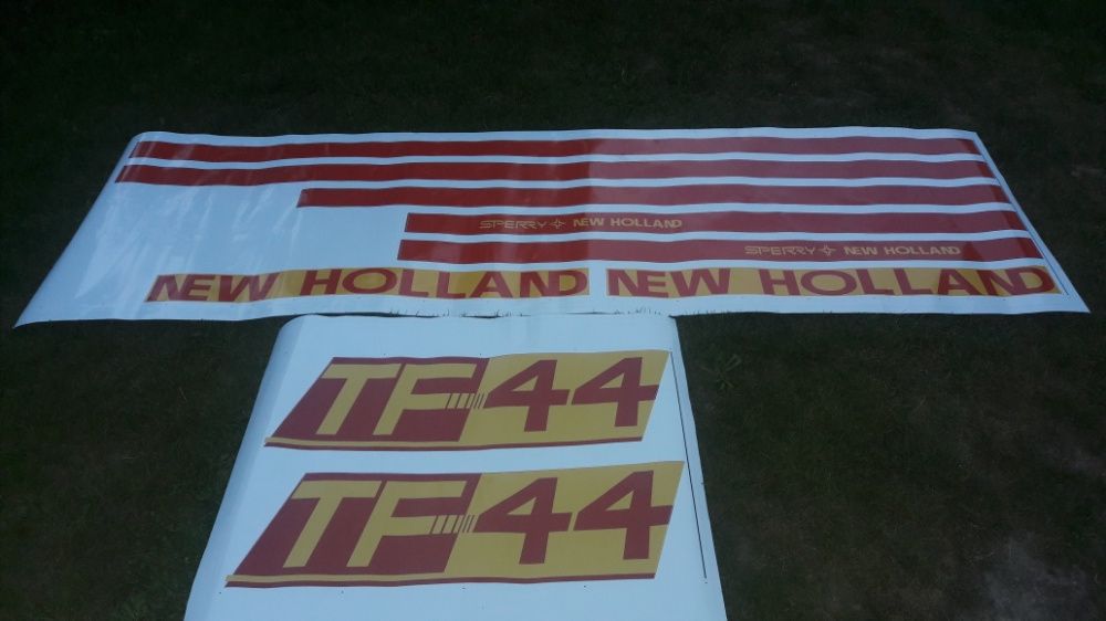 Naklejki kombajn New Holland TF 44