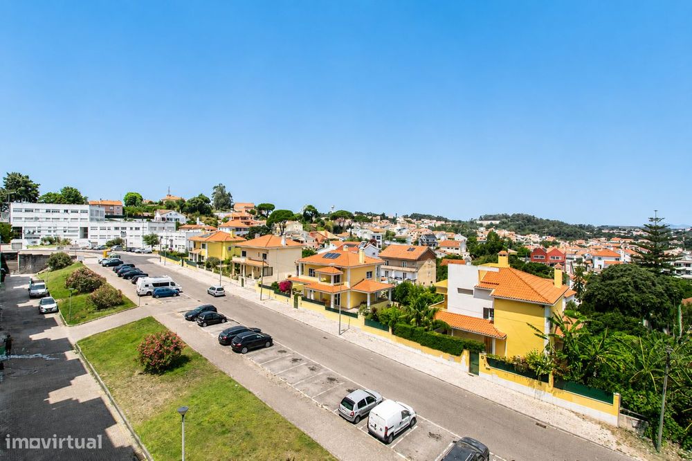 Apartamento T3 com Parqueamento e Arrecadação | Rio de Mouro