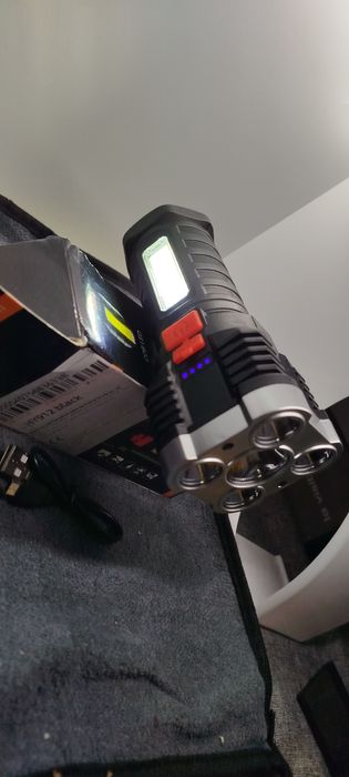 Latarka LED rechargeable USB