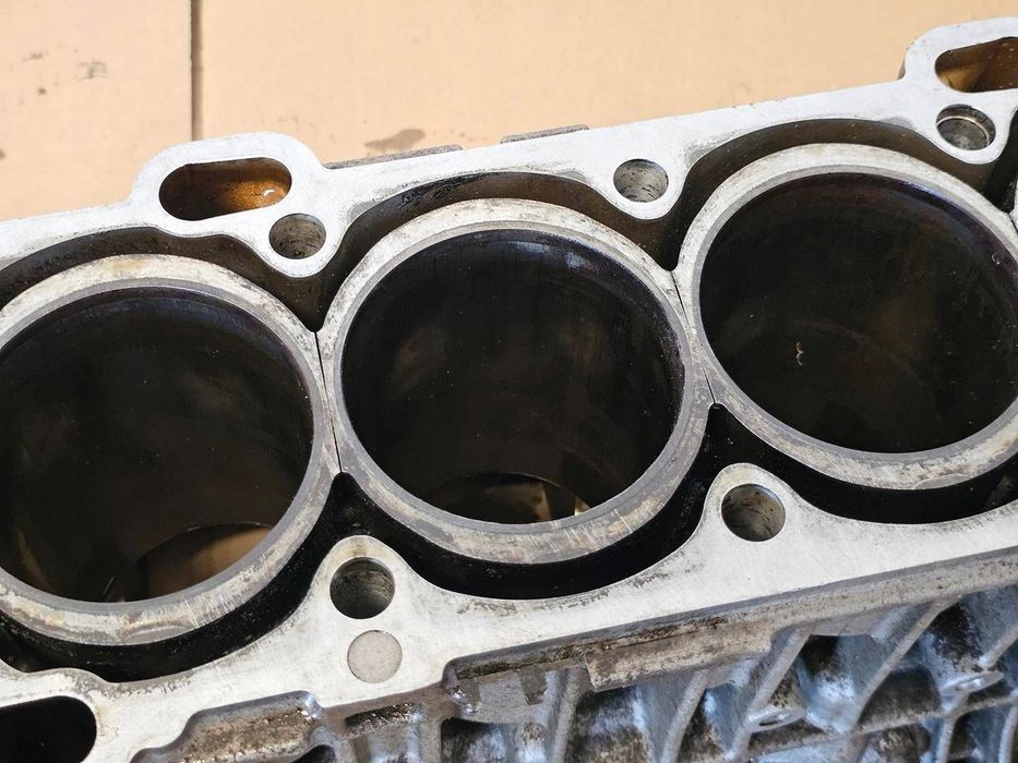 blok silnika volvo s80 v70 xc70 xc60 v50 s40 c30 c70 2.5t 30677776