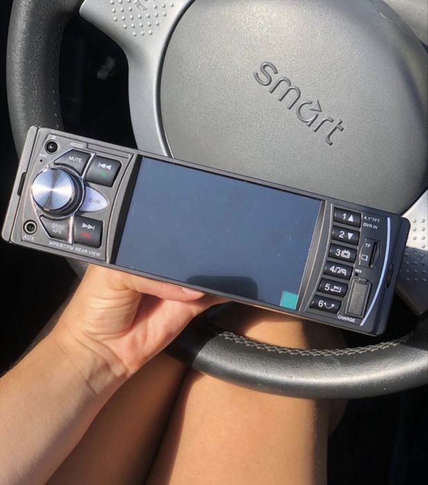 Auto Rádio UNIVERSAL Pode ver Filmes, GPS, Waze, Youtube etc com Microfone para chamadas Bluetooth NOVO