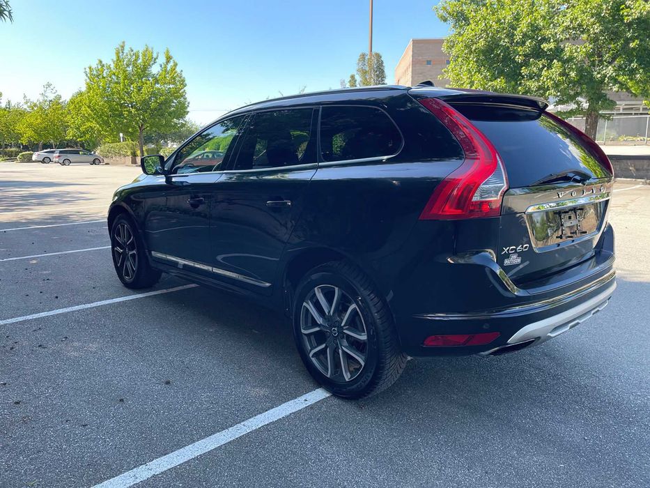 Volvo XC60      2015