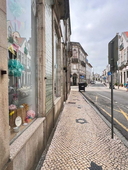 Venda de Negócio de produtos da terra no centro da cidade de Ovar